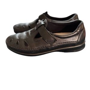 SAS Roamer Black TRIPAD Comfort Leather Loafer Size 8.5M Cut Outs Closed Toe